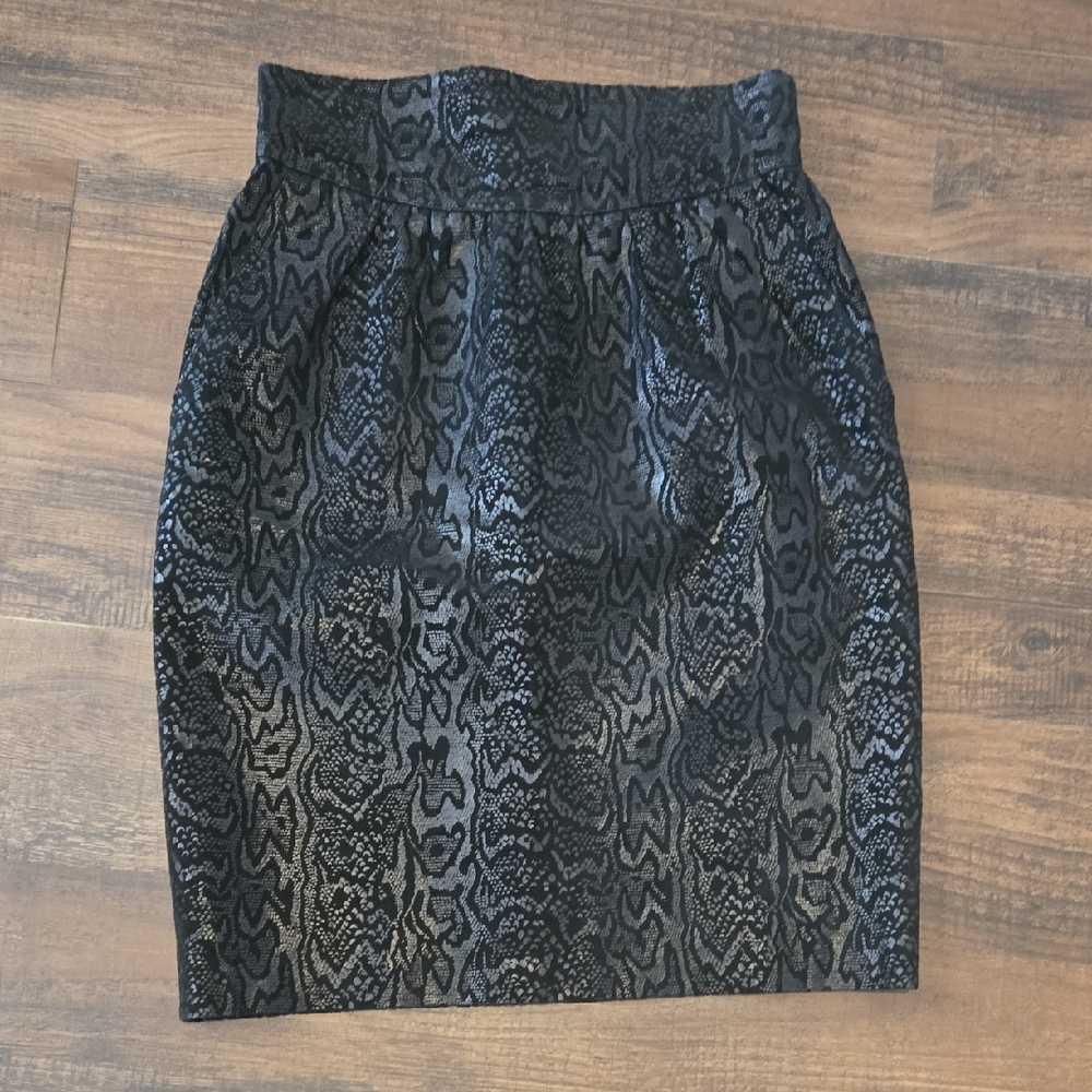 Escada Black Textured Pencil Skirt